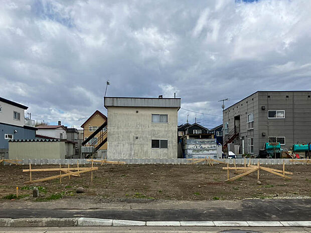【現地写真】
低層住居が広がる、空を近くに感じられる住宅街が魅力です。心地よいお住まいを描いてみませんか。
（2026年4月撮影）