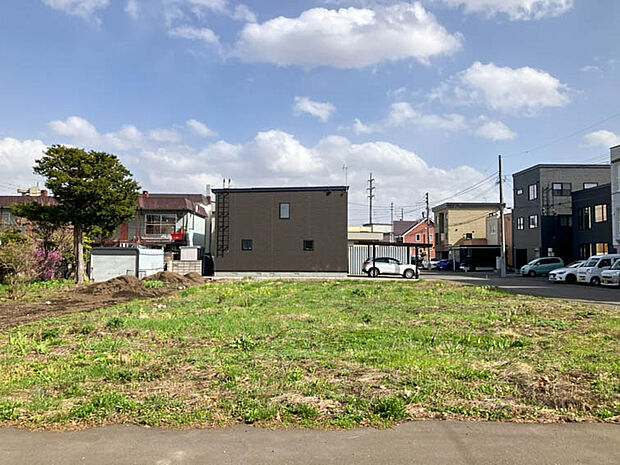 【現地写真】
現在更地につき即お引渡しが可能。解体費用が掛からず、お引き渡し後はスムーズに建築をスタートできます。
（2026年4月撮影）