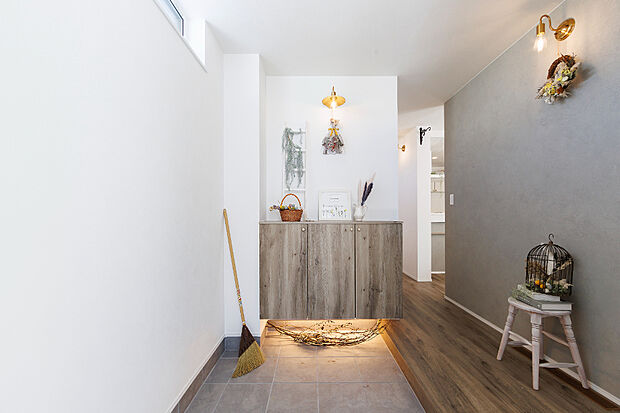 【【玄関】】(2025年2月撮影)