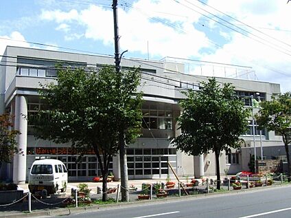 山鼻南小学校 690m(徒歩9分)