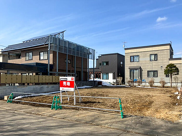 【【現地写真】】更地でのお引き渡しになります。解体費用が掛からないのも嬉しいポイントですね！
（2026年3月撮影）