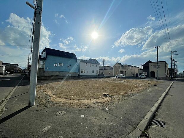 【【現地写真】】明るく開放感のある住環境が魅力の売地です。
(2026年4月撮影）