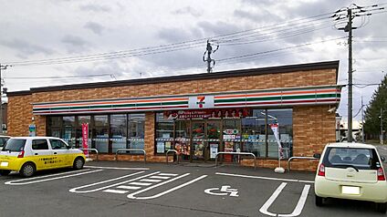 セブンイレブン札幌川下4条店 400m(徒歩5分)