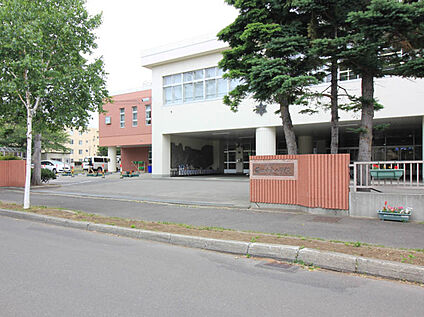 前田中央小学校 1200m(徒歩15分)
