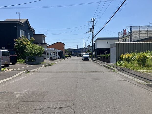 【【現地写真】】徒歩圏内には教育機関や生活利便施設が揃い住環境良好。「祝梅小学校」まで徒歩約8分と、子育てにも優しい立地です。
(2026年8月撮影)