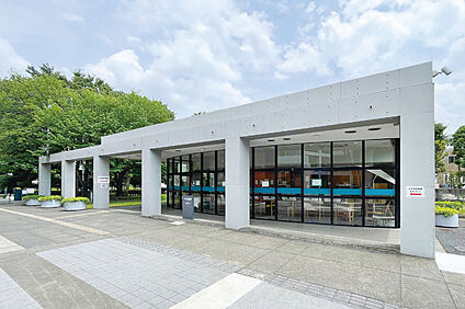 大宮東図書館（現地より徒歩12分） 約890m