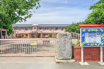 認定こども園中央幼稚園 130m