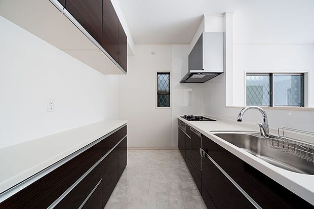 【システムキッチン（施工例）】デザインと機能にすぐれたシステムキッチン。お手入れやお掃除もラクラク！毎日のお料理が楽しくなります！