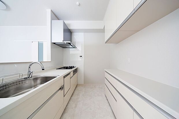 【システムキッチン(施工例)】デザインと機能にすぐれたシステムキッチン。お手入れやお掃除もラクラク!毎日のお料理が楽しくなります!