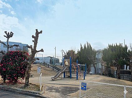 折戸藤塚ちびっこ広場 約160ｍ(徒歩約2分)