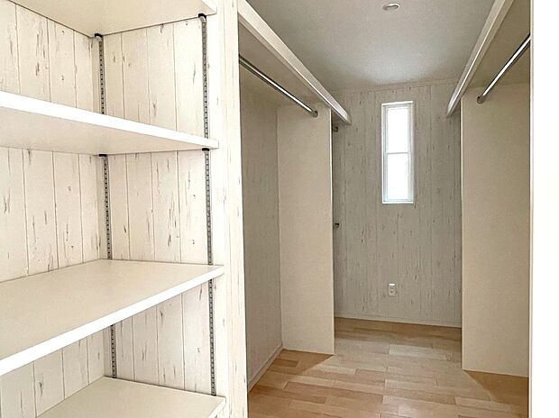 【ウォークインクローゼット】☆カラーセレクト変更可能♪(弊社施工例)