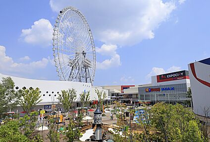 ららぽーと EXPOCITY 1310ｍ～1390ｍ(徒歩17分～18分)