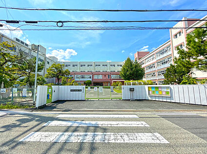 伊丹市立花里小学校 230ｍ～350ｍ(徒歩3分～5分)
