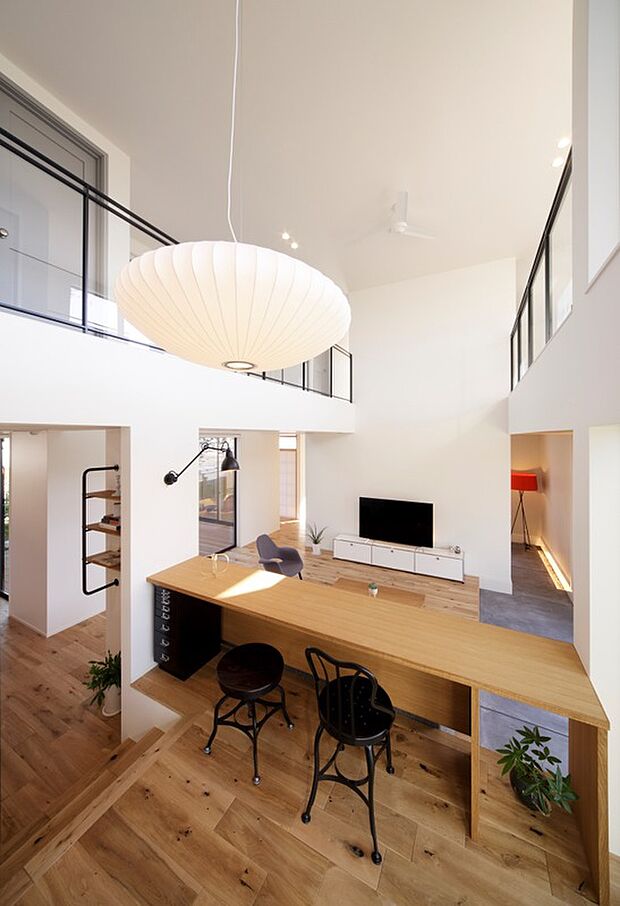 【施工事例】スキップフロアを設けてお子様の勉強机にしたりご夫婦の趣味など家族共有のスペースに。