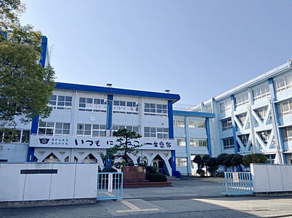 寒川町立寒川中学校 現地から1100m～1123m。(徒歩14分～15分。)