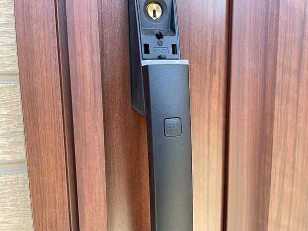 【キーレスエントリードア】キーレスエントリードアで両手に荷物を持っていてもワンタッチで開錠できます
