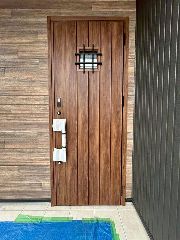 【キーレスエントリードア】キーレスエントリードアで両手に荷物を持っていてもワンタッチで開錠できます