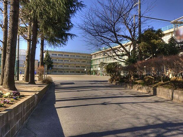 鎌ケ谷市第二中学校（約970m）