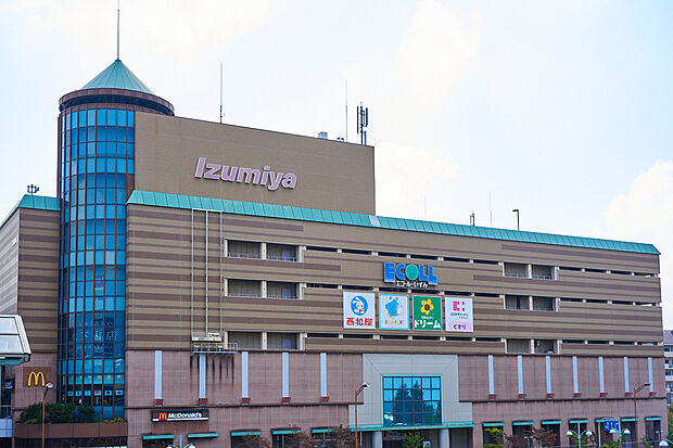 ■南海泉北線「和泉中央」駅より徒歩8~9分、「エコール・いずみ 本館」徒歩6～10分、「中央公園」より徒歩4~6分の好立地