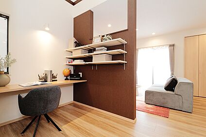 5号地モデルハウス:カウンター&吹抜け