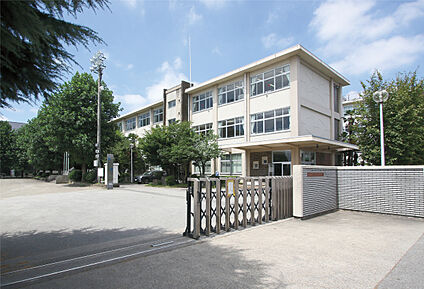 宮の原中学校 現地から1370m～1390m。(徒歩18分。(最長))