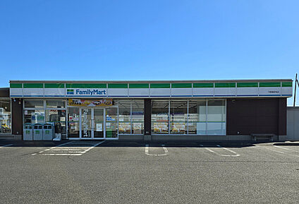 ファミリーマート下野薬師寺店 現地から660m～720m。(徒歩9分。(最長))