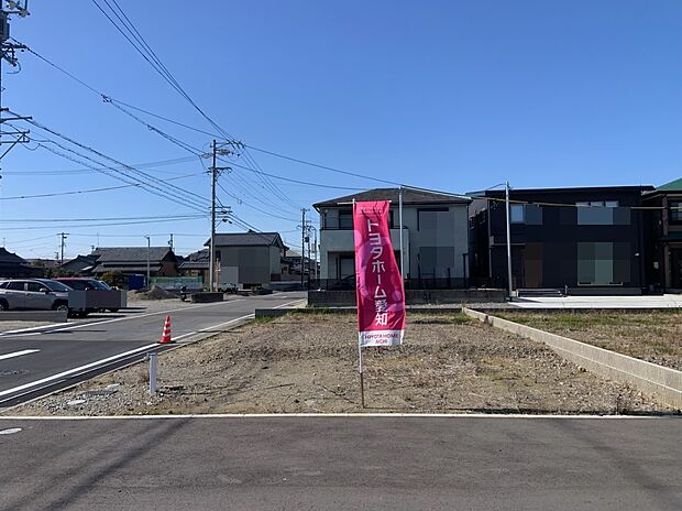 角地・開放感あり！
スーパー・コンビニ・ドラッグストアなどが徒歩圏内！
毎日の買い物も便利な充実の周辺環境が揃っています。