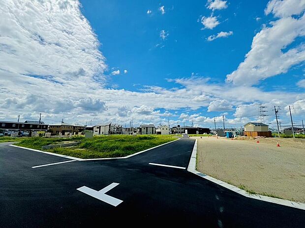 出入口を限定し通過交通を抑制したタウン計画。住民以外の通り抜けがないので安心して暮らせます。