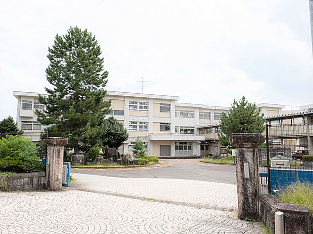豊田市立青木小学校（約1,327m）