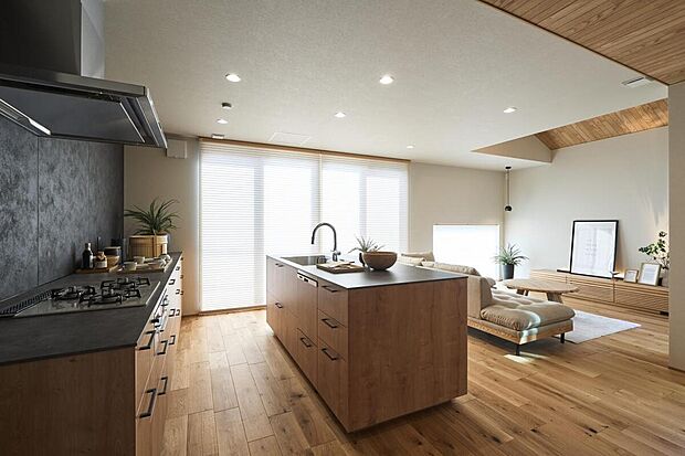 【キッチン＆リビング】コンロとシンクを分けた二列型キッチンを採用。作業動線が短く、調理・洗い物・配膳までスムーズに行え、毎日の料理時間を快適にしてくれる機能的な空間です。