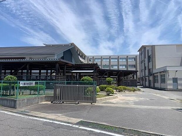 六ッ美中学校（約3,559m）