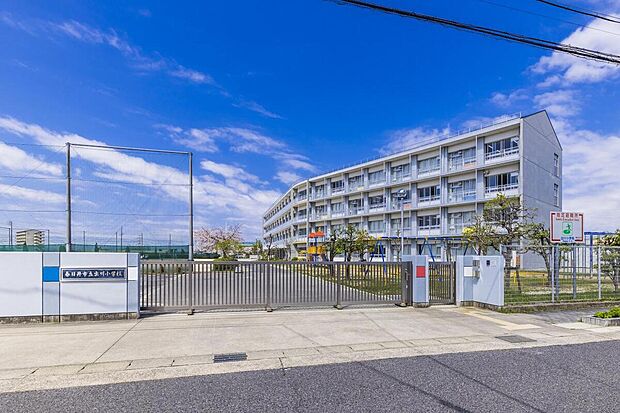 春日井市立出川小学校（約950m）