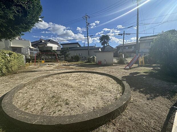 東中根児童遊園（約228m）