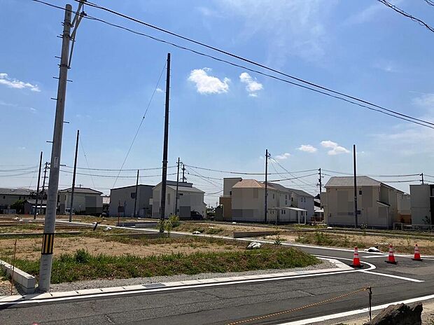 【 現地写真】ショッピングや食事など時間を忘れて遊べるスポット「刈谷ハイウェイオアシス」へのアクセスも良好で穏やかな生活が待っています。