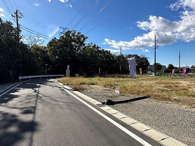 【現地写真】自然を感じられる穏やかな環境に位置し、のびのびとした暮らしが実現できます。