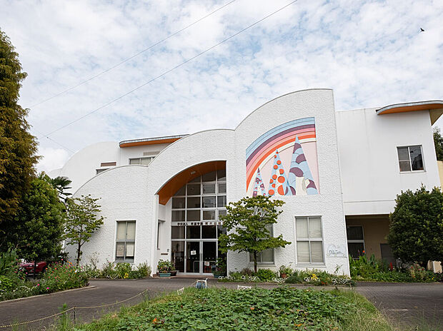 青木幼稚園（約895m）