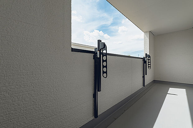 【インナーバルコニー(2号棟)】急な雨でも安心なインナーバルコニー。