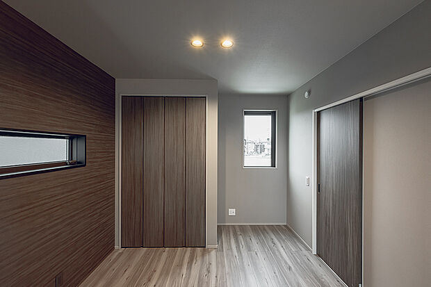 【洋室(6号棟)】続き間の主寝室と洋室は、仕切りを設けて2部屋に分けることができます。