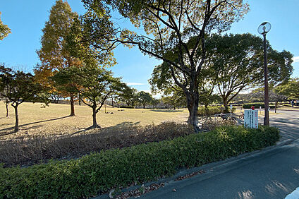 平地公園 約390m(徒歩約5分)