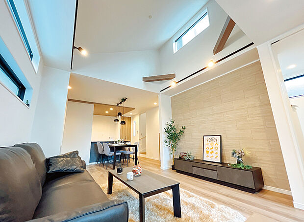 【弊社プラン例：リビング】
建物標準プラン　95m2/1540万円（税込）