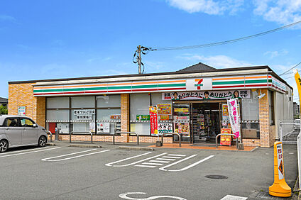 セブンイレブン 合志西南中入口店 現地から740m～810m。(徒歩10分～11分。)