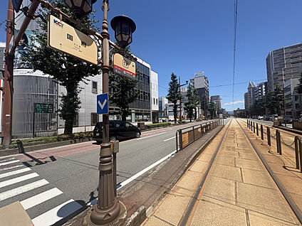 熊本市電「国府」電停 現地から210m～220m。(徒歩3分。(最長))