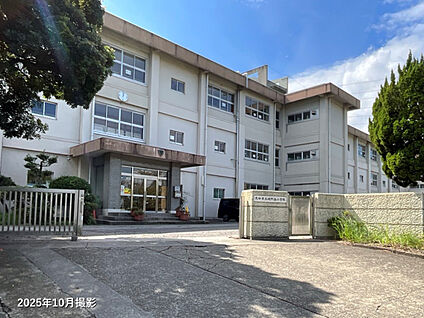 明野西小学校 現地から362m。(徒歩5分。)