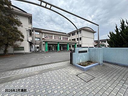 西の台小学校 現地から760m。(徒歩10分。)