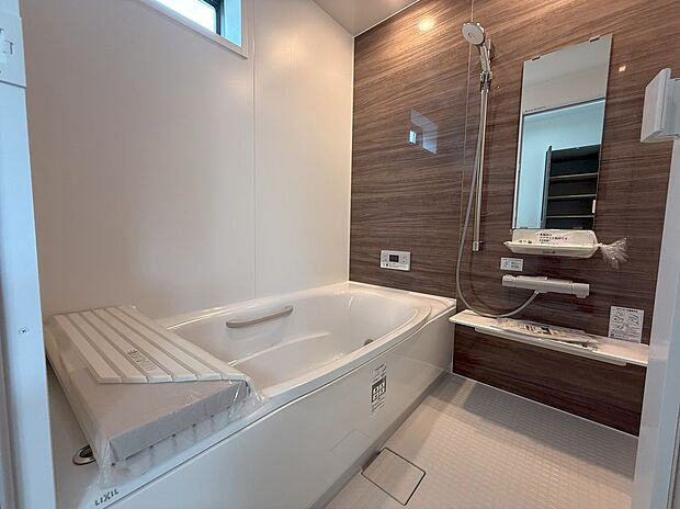 【お風呂 】リクシル製