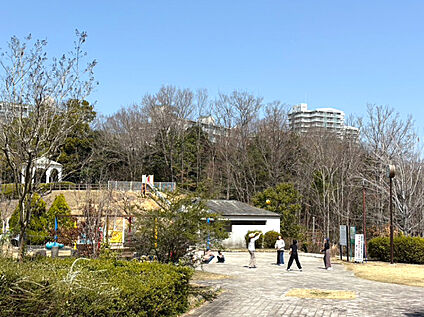 深田公園 約440m(徒歩約6分)