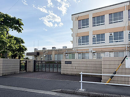 名古屋市立千成小学校 470m(徒歩6分)