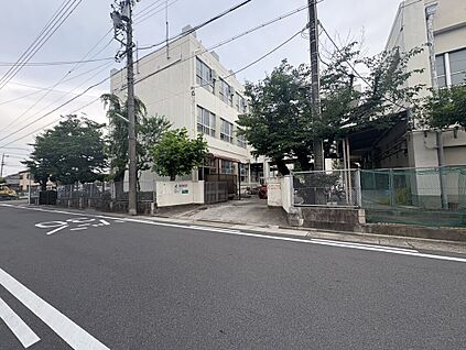 名古屋市立大磯小学校 469m