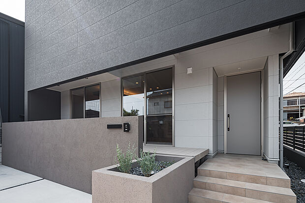 【尾張旭市平子町 モデルハウス】ジョリパット仕上げの塀