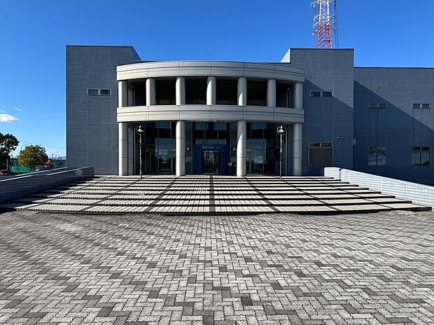 東公園(約1,500m)